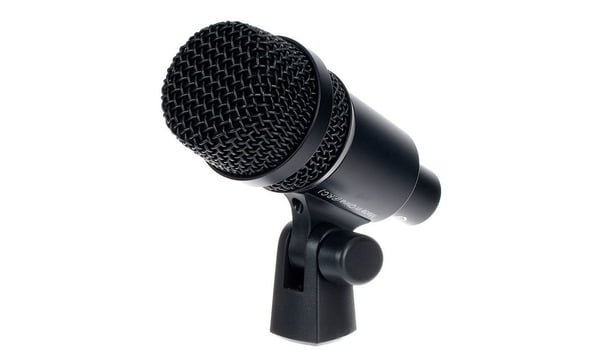 AKG Perception P4 ��������� ���������������� �������. ��������� �������  40 - 18000 ��