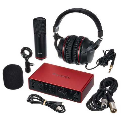 FOCUSRITE Scarlett 2i2 Studio 4th Gen ������������.  �������� �����: 2 x XLR, 2 x 1/4"