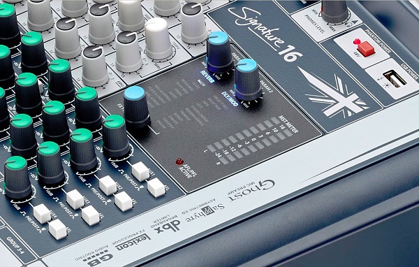 SOUNDCRAFT Signature 16 16-��������� ���������� �����. USB ���������, 12 ���������� �����, 4 �������