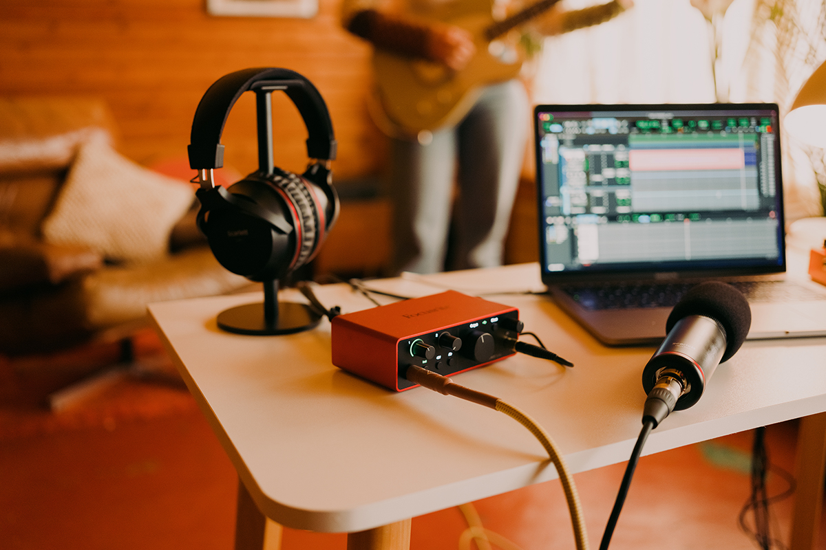 FOCUSRITE Scarlett Solo 4th Gen ������������. 2 USB �����