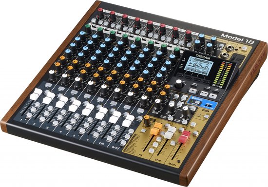 Tascam Model 12 �������� �����. USB ���������, 6 ���� � 2 ������ ������