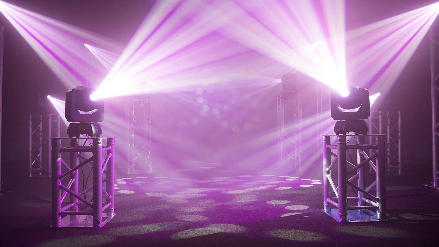 CHAUVET INTIMIDATOR SPOT 160 ������� ������� ������ ���� "���-�-������". ����������: 60 ��