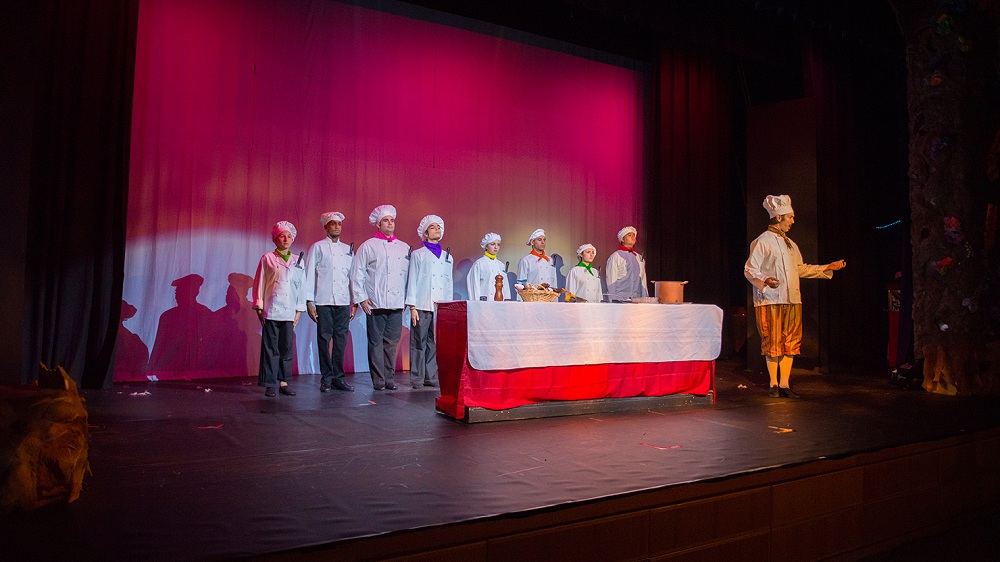 CHAUVET LED FOLLOWSPOT 120ST ���������� ����������� ��������� ��������. ����������: 176 ��