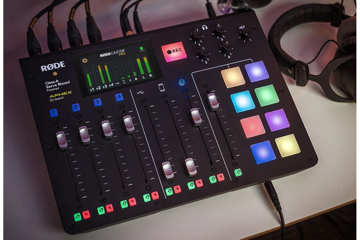 RODE Caster Pro ����������� ����� ��� ��������� ��������. ������� ���������� ������������� ����������, ���. 220